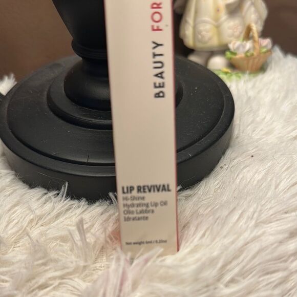 Lip Revival Hi-Shine Hydrating Lip Oil - Cream - Picture 2 of 5